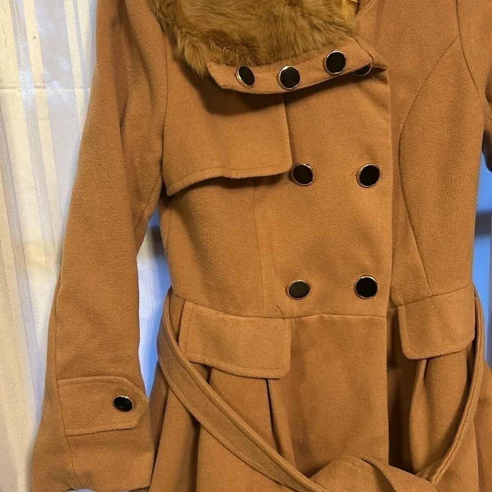 🌟🌟Flouncy Bottom Tan Coat 🧥🌟🌟 - Picture 2 of 10